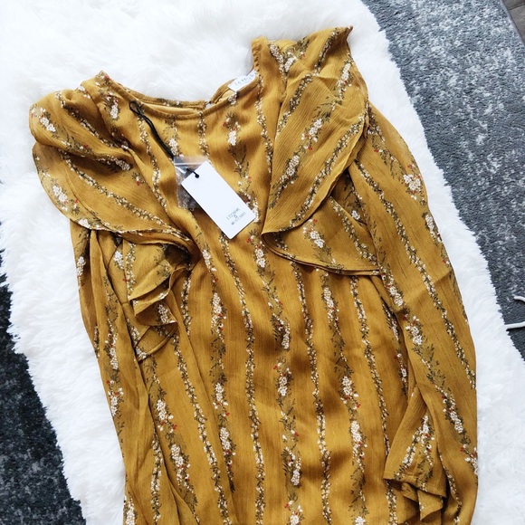 Golden Roolee top - Picture 2 of 7